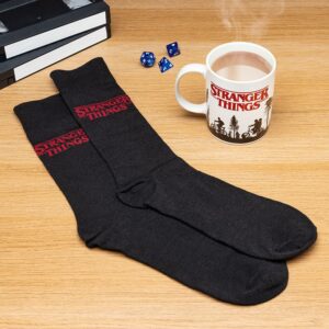 Kinkekomplekt Stranger Things - Logo Mug and Socks